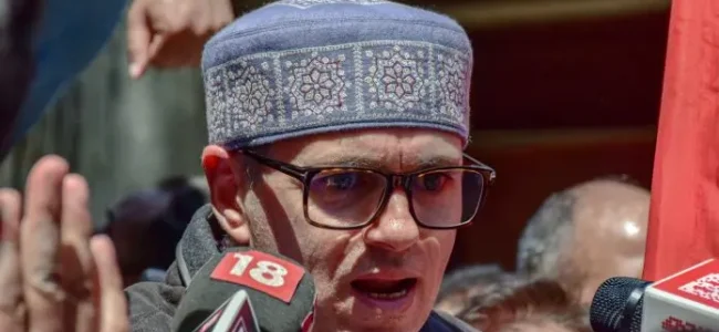 Govt ready to tackle weather vagaries, says CM as MeT predicts more snow