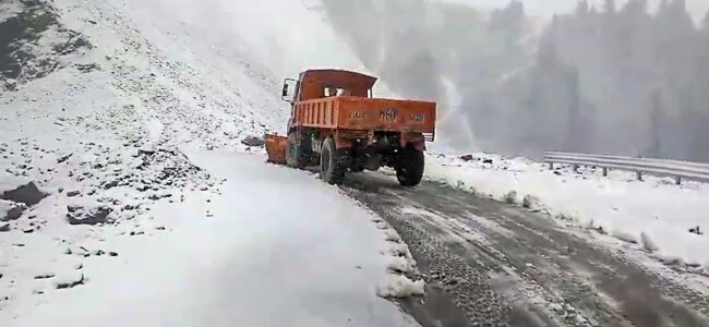 Mughal road closed for 5th day, efforts underway to clear snow