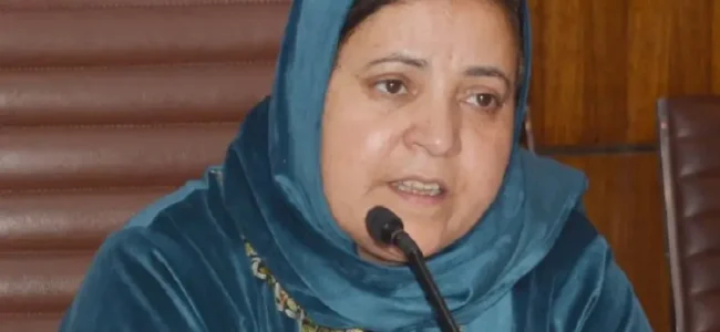 Sakeena Itoo visits GMC Jammu, SMGS Shalamar, enquires about health of Budhal patients