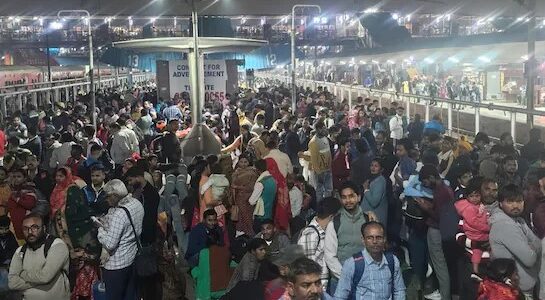 15 dead, over dozen injured, in stampede at New Delhi Railway Station 15 dead, over dozen injured, in stampede at New Delhi Railway Station