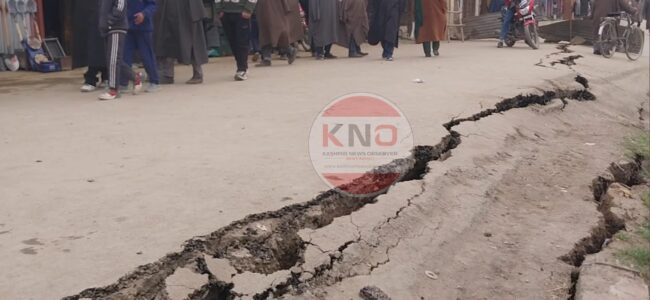 Hajin road along Jhelum develops cracks, locals feel scared