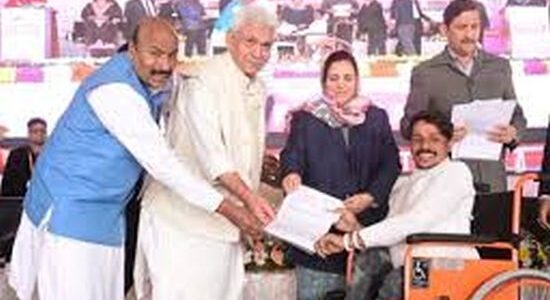 Lt Guv, Union Minister for Social Justice and Empowerment inaugurate Divya Kala Mela Lt Guv, Union Minister for Social Justice and Empowerment inaugurate Divya Kala Mela