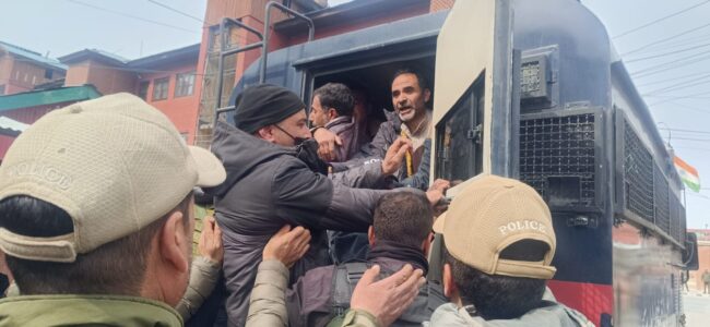 Casual labourers stage protest in Srinagar, demand regularization and timely salaries Casual labourers stage protest in Srinagar, demand regularization and timely salaries