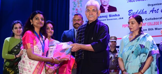 Lieutenant Governor joins the ‘Sashakt Nari Samman’ event