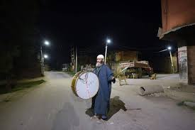 Seharkhwans, drum-beaters who keep an age-old Ramzan tradition alive in Kashmir Seharkhwans, drum-beaters who keep an age-old Ramzan tradition alive in Kashmir