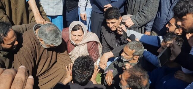 Minister Sakeena Itoo visits fire-affected families in Kadipora, Anantnag