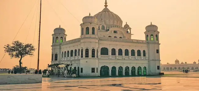 Baisakhi Celebrations: Pak govt for first time in 50 years issues additional visas to Indian Sikh pilgrims Baisakhi Celebrations: Pak govt for first time in 50 years issues additional visas to Indian Sikh pilgrims