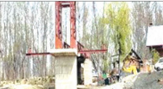 Darbagh Shopian residents demand construction of bridge over Nallah Tongri Darbagh Shopian residents demand construction of bridge over Nallah Tongri