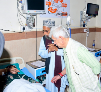 Lt Guv visits Rajouri, meets the families affected due to unprovoked heavy firing by Pakistan