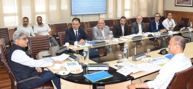 CS reviews business performance of J&K Bank