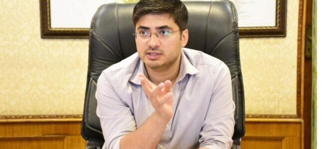 Commissioner SMC reviews progress of PMAY-U 2.0 in Srinagar