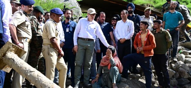 Need to consult experts for risk mitigation: CM Omar