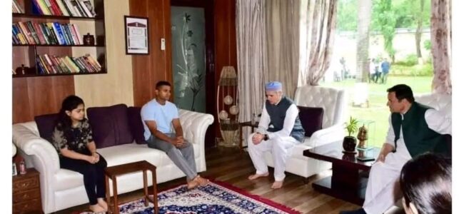 CM offers condolence to SSP Udhampur CM offers condolence to SSP Udhampur