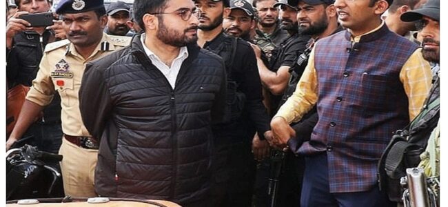 Div Com Kashmir visits flood-affected areas in Srinagar, Budgam