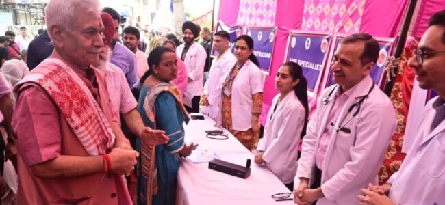 Lt Guv visits Mega Health Camp for flood affected families in Jammu