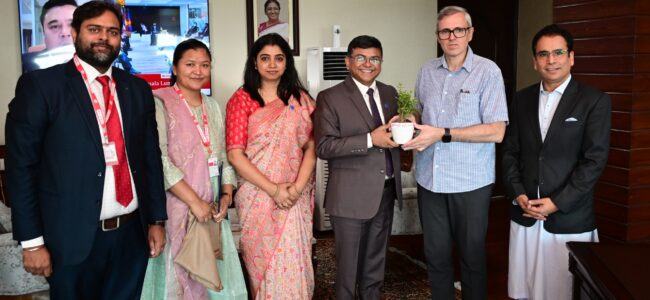 Union Bank of India donates ₹1 crore towards flood relief, presents cheque to CM Union Bank of India donates ₹1 crore towards flood relief, presents cheque to CM