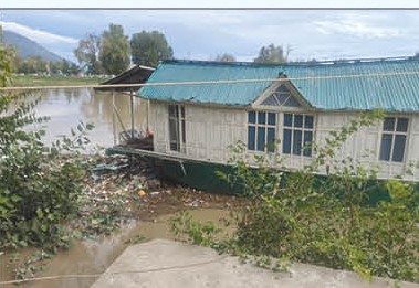 Recalling ‘flood horror’: ‘We Ran for Our Lives, say People living close to Pampore Recalling ‘flood horror’: ‘We Ran for Our Lives, say People living close to Pampore