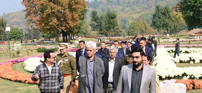 Lieutenant Governor vists Chrysanthemum Theme Garden in Sgr