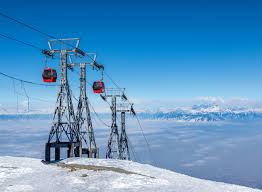 Season’s First Snowfall : Gulmarg transforms into a Winter Wonderland