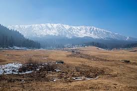 ‘When Snow Came Like a Prayer’: Kashmir’s Winter Skies Find Breath Again