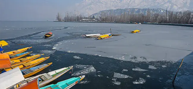 Kashmir reels under extreme cold as night temperatures drops Kashmir reels under extreme cold as night temperatures drops