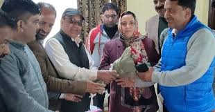 JKECC delegation calls on Education Minister Sakeena Itoo