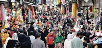 Eid shopping gathers pace as Kashmir markets lure buyers with bumper discounts