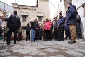 Ladakh L-G inspects Leh market, heritage areas; calls for infra upgrade