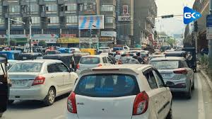 Frequent traffic jams in Shopian town ‘frustrate’ commuters