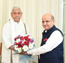 Former Dy CM Tara Chand calls on Lt Guv