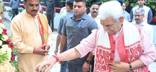 Lt Guv inaugurates J&K Bank’s Regional Business Centre at Jammu