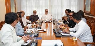 ‘Bengaluru outreach’ : CM pitches J&K as premier filming destination