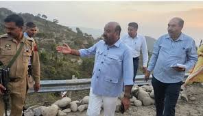 Dy CM calls for safety alignment of Ramnagar accident site Dy CM calls for safety alignment of Ramnagar accident site