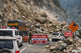 Traffic restored on Jammu-Srinagar NH after landslide clearance