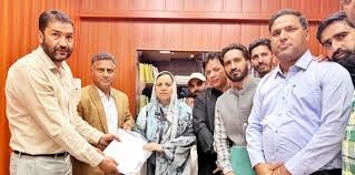 Sakeena Itoo interacts with representatives of NHM Employees Association Sakeena Itoo interacts with representatives of NHM Employees Association