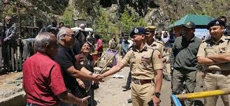 SSP Anantnag visits Pahalgam, reviews Yatra route and tourist safety measures SSP Anantnag visits Pahalgam, reviews Yatra route and tourist safety measures