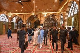 Lt Guv visits sacred Hazratbal Shrine Lt Guv visits sacred Hazratbal Shrine