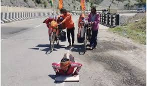 Four youths from UP, MP undertake 9-month-long ‘dandavat yatra’ to Amarnath Shrine Four youths from UP, MP undertake 9-month-long ‘dandavat yatra’ to Amarnath Shrine