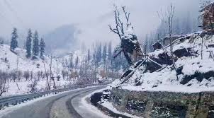 Snow blankets Razdan Pass, hailstorm wreak havoc in north Kashmir