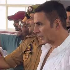Actor Akshay Kumar pays obeisance at Mata Vaishno Devi temple