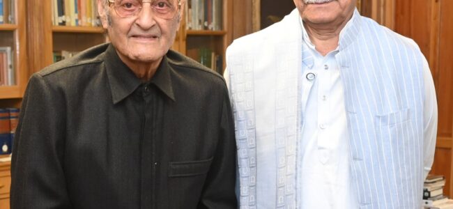 Karan Singh, former Punjab Guv call on Lt Guv
