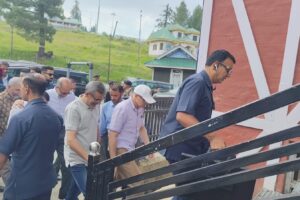 CM Omar flags off Gulmarg Gondola Services after month-long suspension
