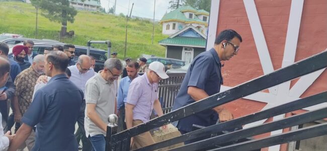 CM Omar flags off Gulmarg Gondola Services after month-long suspension