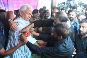 Lieutenant Governor joins Youm-e-Ashura’s Zuljinah procession at Zadibal in Srinagar