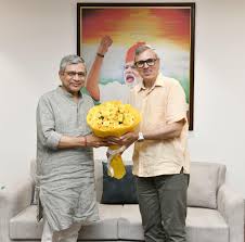 Railway Minister Ashwini Vaishnaw meets CM Omar Abdullah
