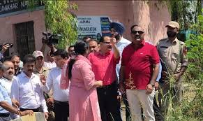 Deputy CM inspects Jeevan Nagar Bridge project