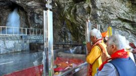 Amarnath Yatra : Lieutenant Governor performs the ‘Pratham Puja’ at the Holy Cave
