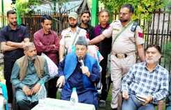 Speaker Abdul Rahim Rather visits Dreygam