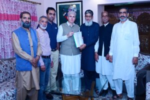 CM Omar Abdullah meets MLAs, trade and tourism stakeholders; reviews development, business and tourism issues CM Omar Abdullah meets MLAs, trade and tourism stakeholders; reviews development, business and tourism issues