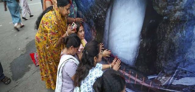 Over 12,000 pilgrims have darshan of ice ‘Shivling’